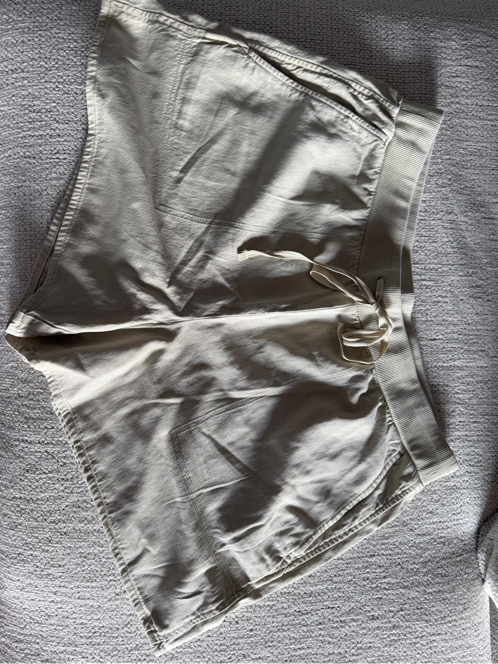 Lou & Grey Cream Drawstring Athletic Shorts